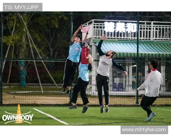 杭州飞盘队在世界攀岩锦标赛中的团队协作表现精彩点评与分析